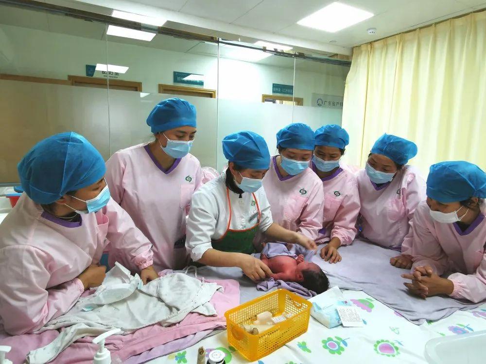 寻乌县妇婴监护型护送
